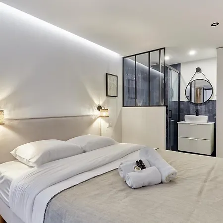 Arc De Triomphe By Prestige Apartmán *